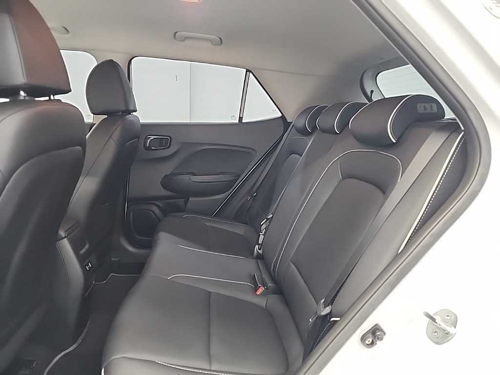 HYUNDAI Venue - Vista 12