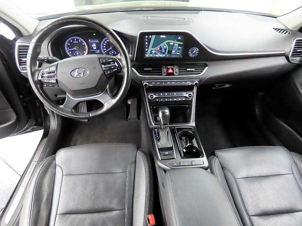 HYUNDAI Grandeur - Vista 7