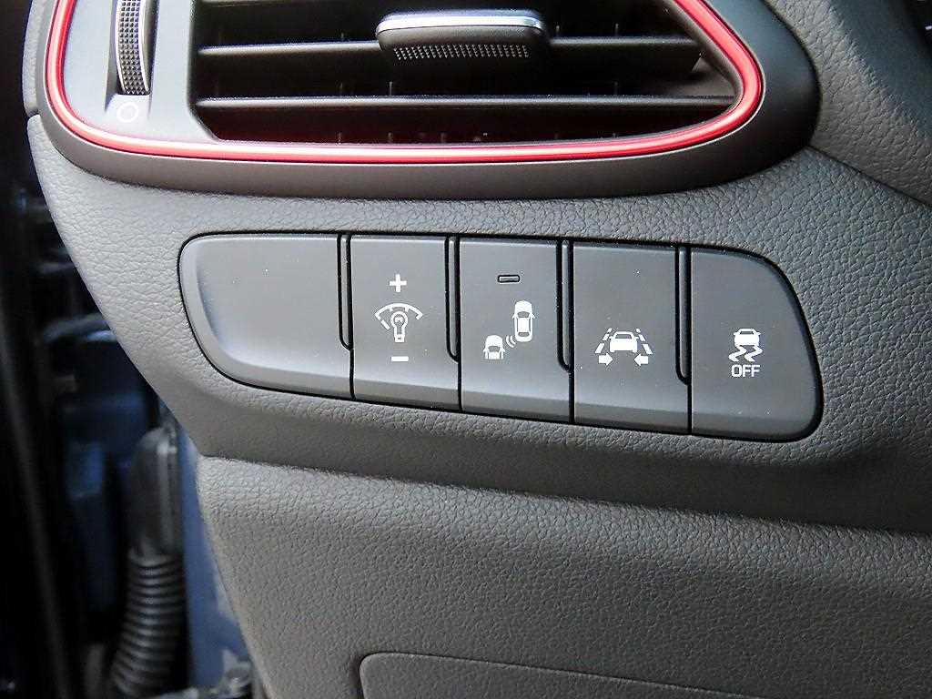 HYUNDAI i30 - Vista 12