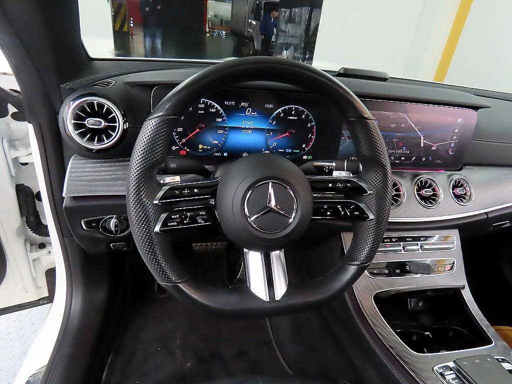 Mercedes Benz E class - Vista 9