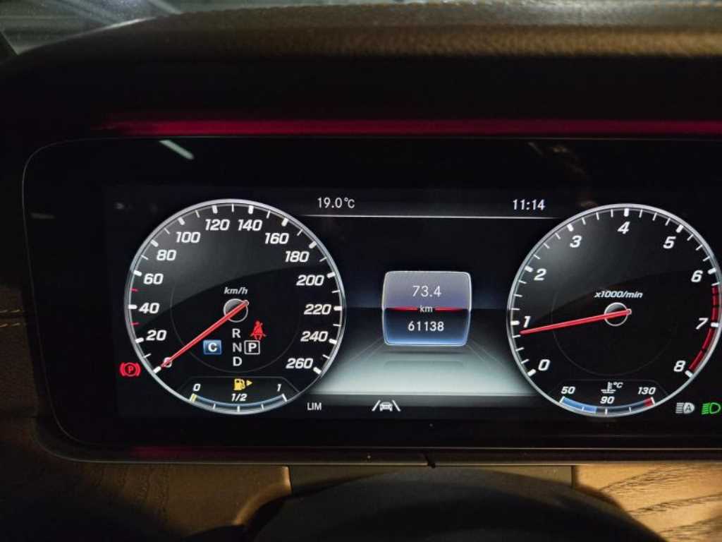 Mercedes Benz E class - Vista 5