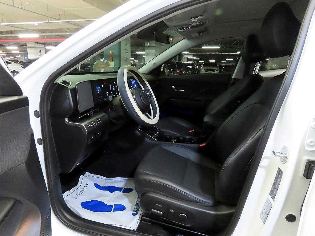HYUNDAI Kona - Vista 6