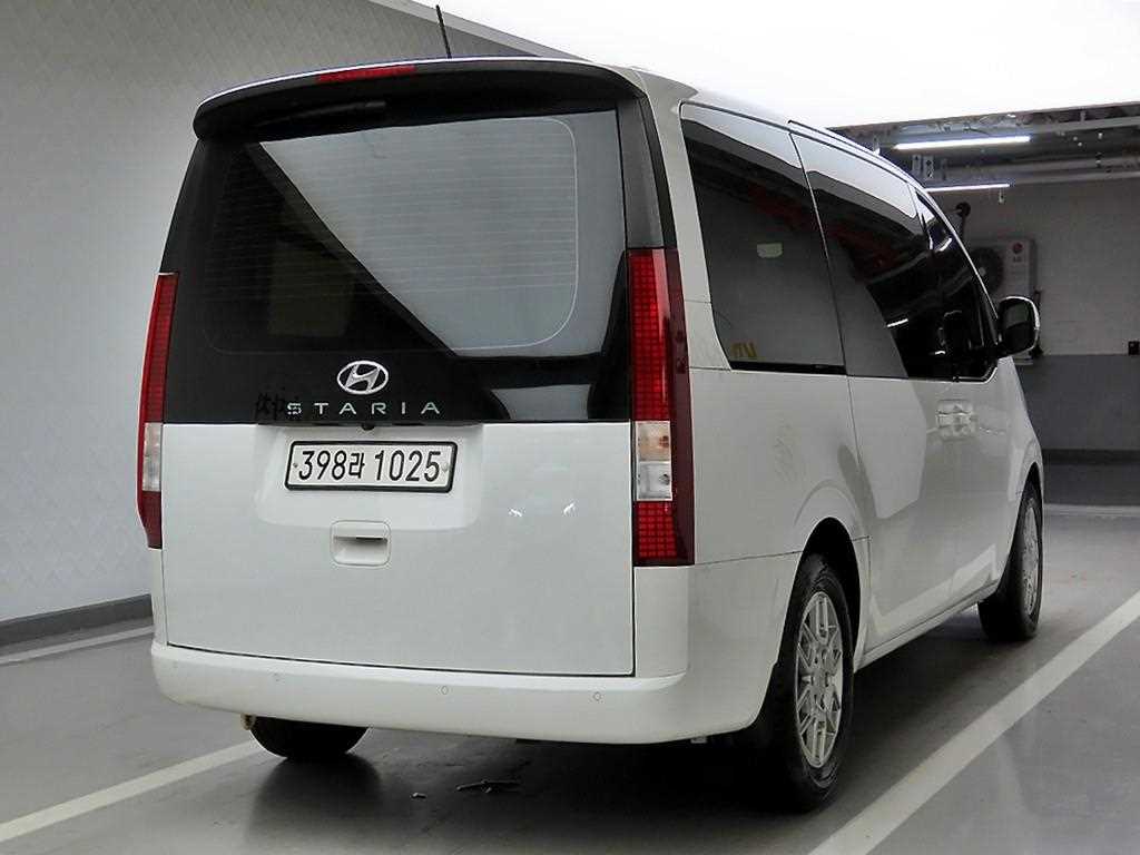 HYUNDAI Staria - Vista 4