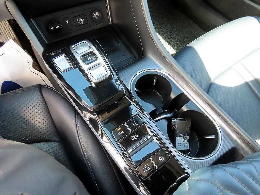 HYUNDAI Sonata - Vista 11