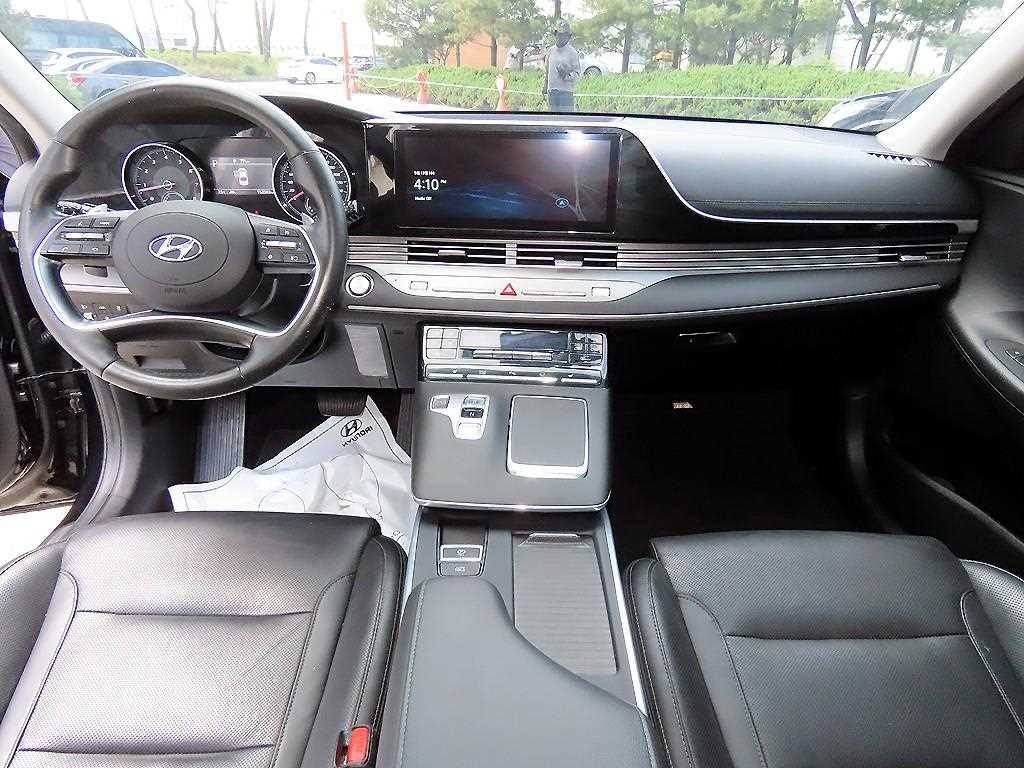 HYUNDAI Grandeur - Vista 7
