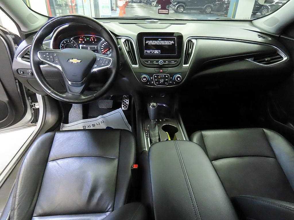 Chevrolet Malibu - Vista 10