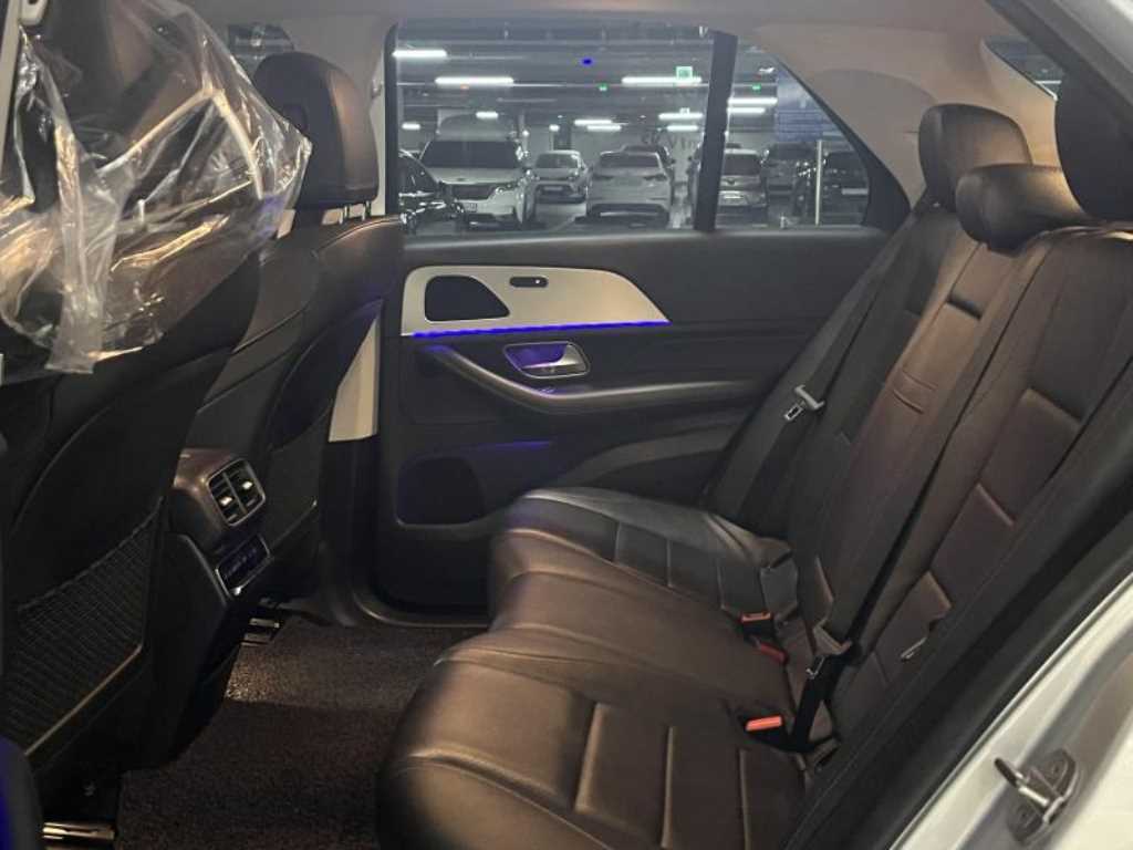 Mercedes Benz GLE Class - Vista 8