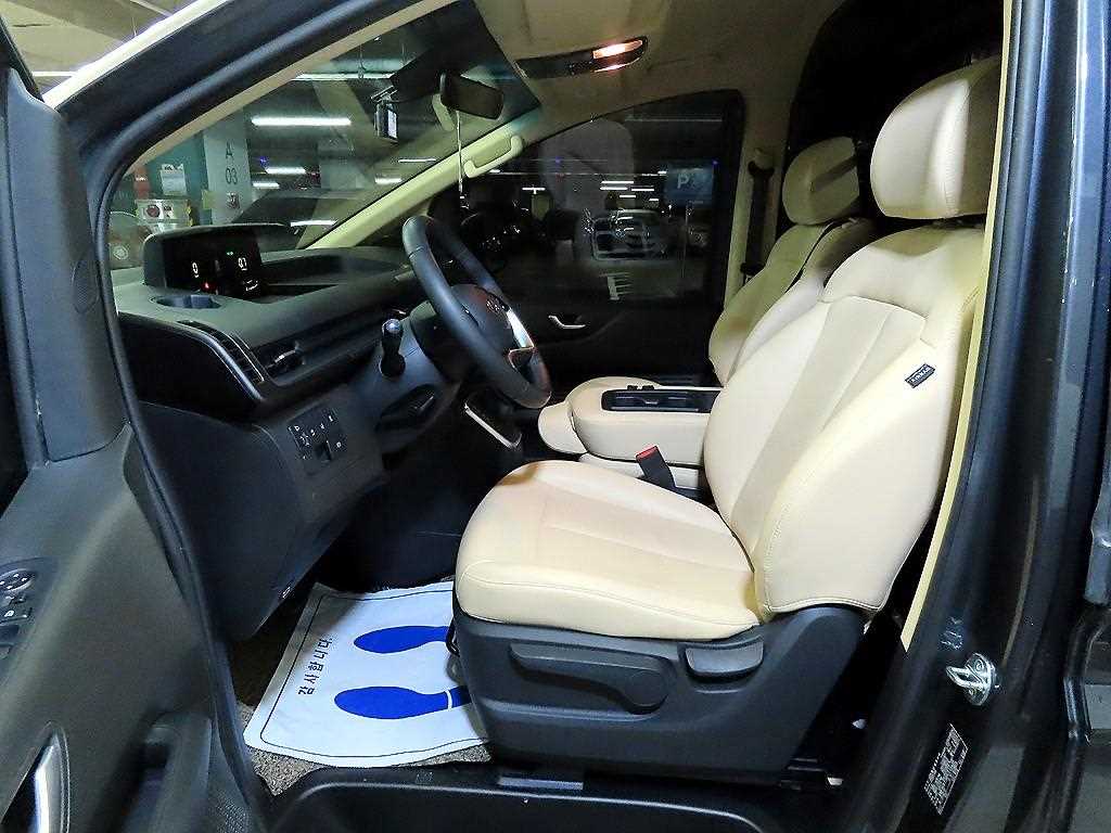 HYUNDAI Staria - Vista 7
