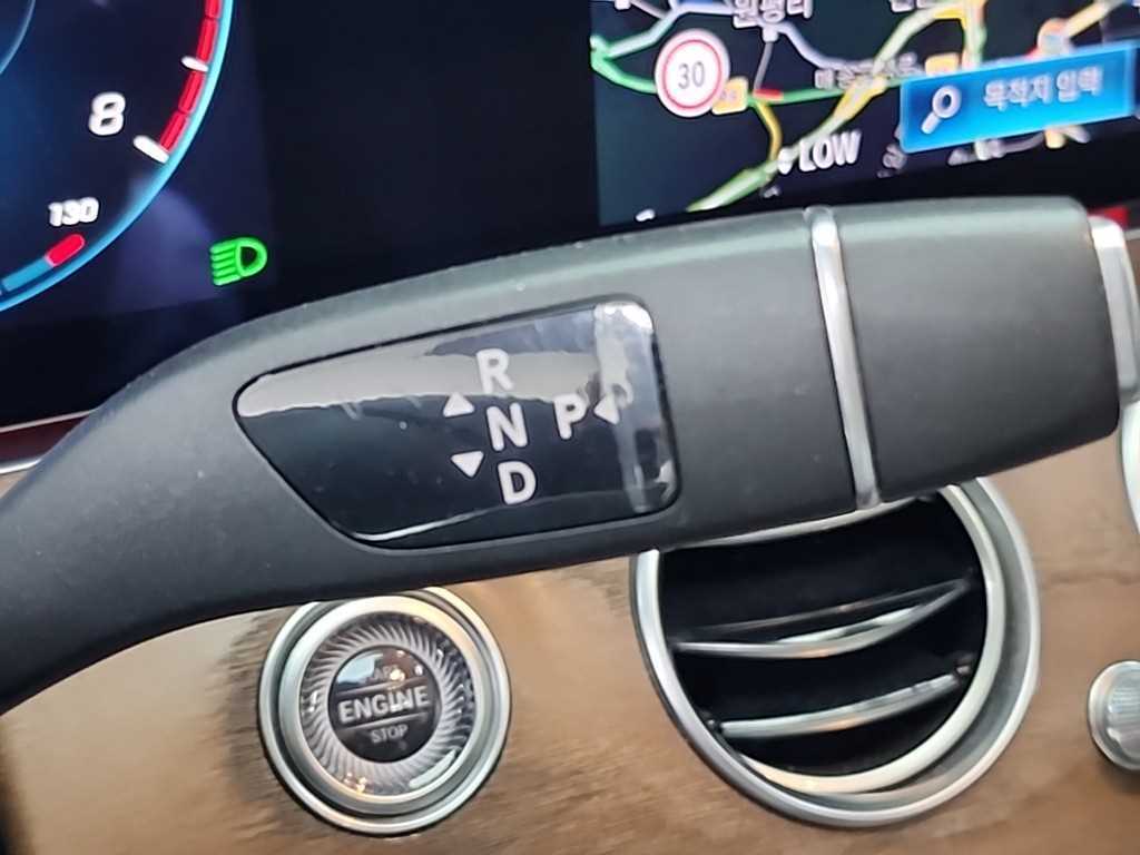 Mercedes Benz E class - Vista 8