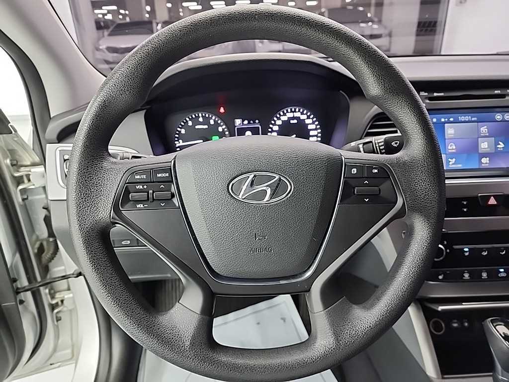 HYUNDAI Sonata - Vista 9
