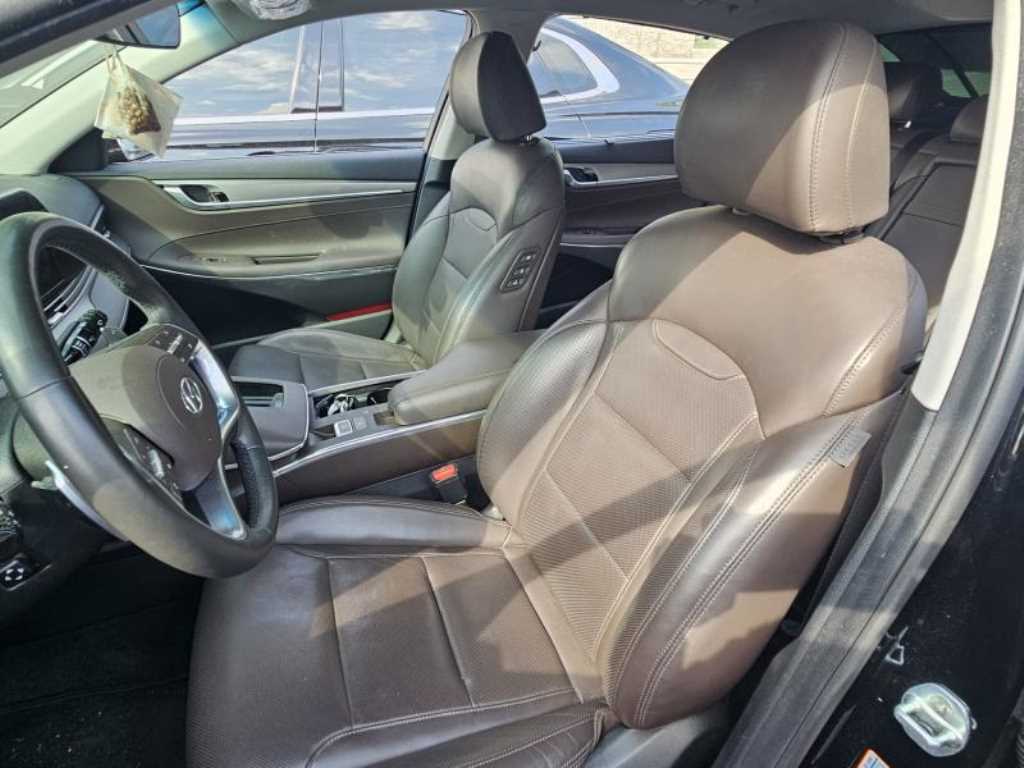 HYUNDAI Grandeur - Vista 11