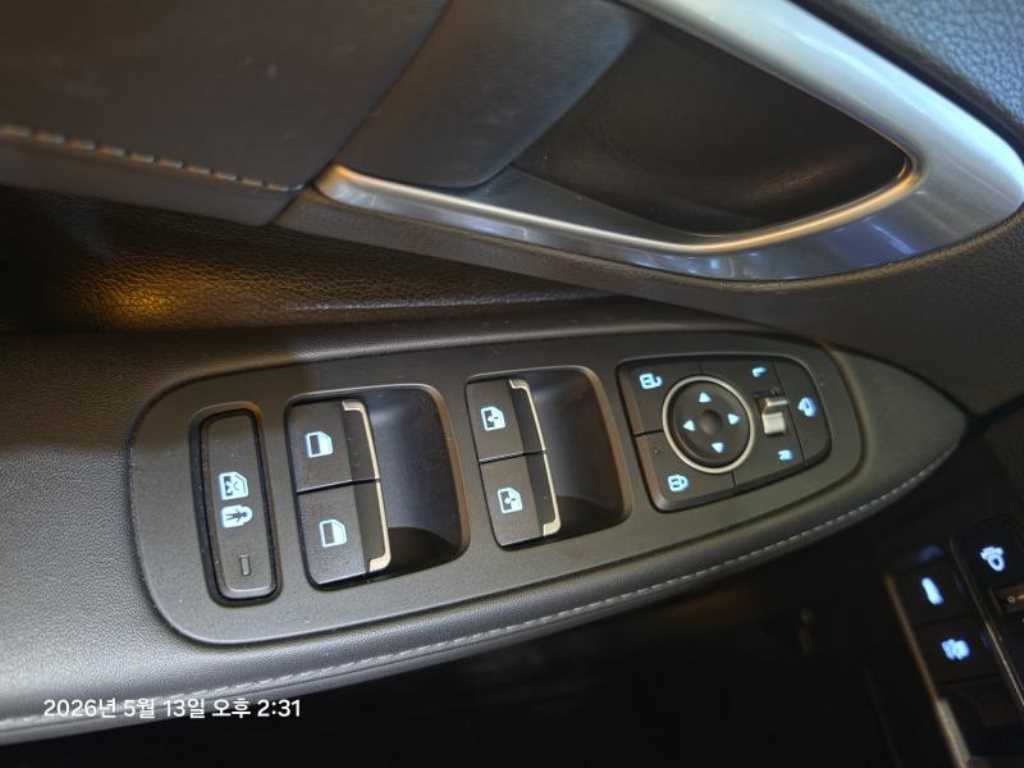 HYUNDAI Sonata - Vista 12