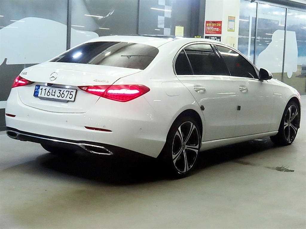 Mercedes Benz C Class - Vista 4