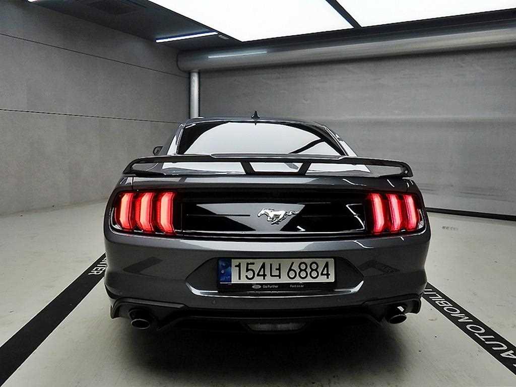 Ford Mustang - Vista 3