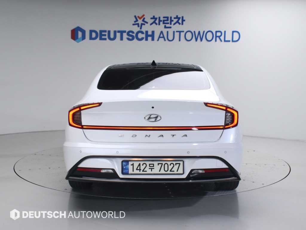 HYUNDAI Sonata - Vista 4