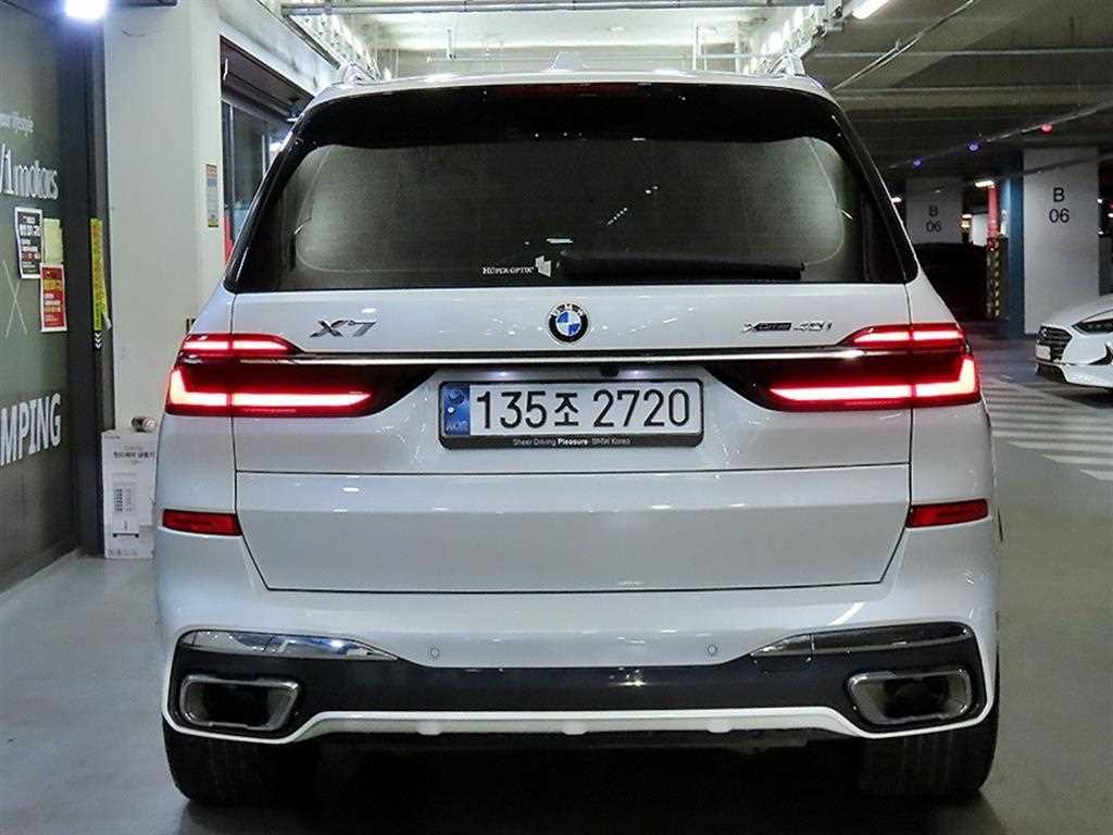 BMW X7 - Vista 5