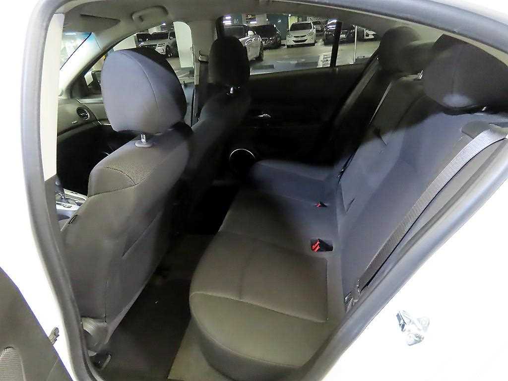 Chevrolet Cruise - Vista 7