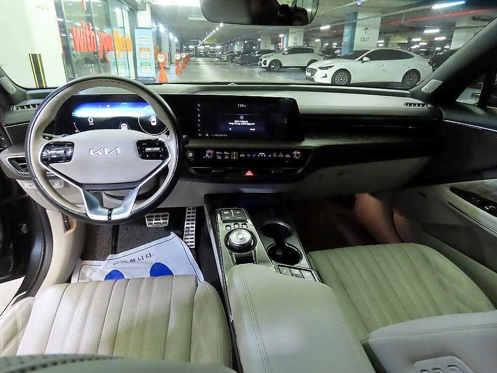 KIA K8 - Vista 10