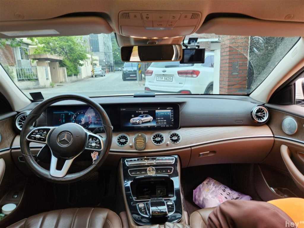 Mercedes Benz E class - Vista 6