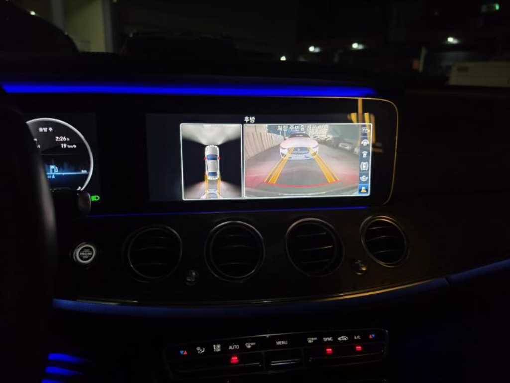 Mercedes Benz E class - Vista 8