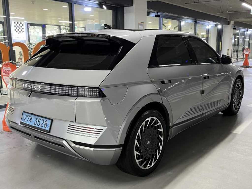 HYUNDAI Ioniq 5 - Vista 4