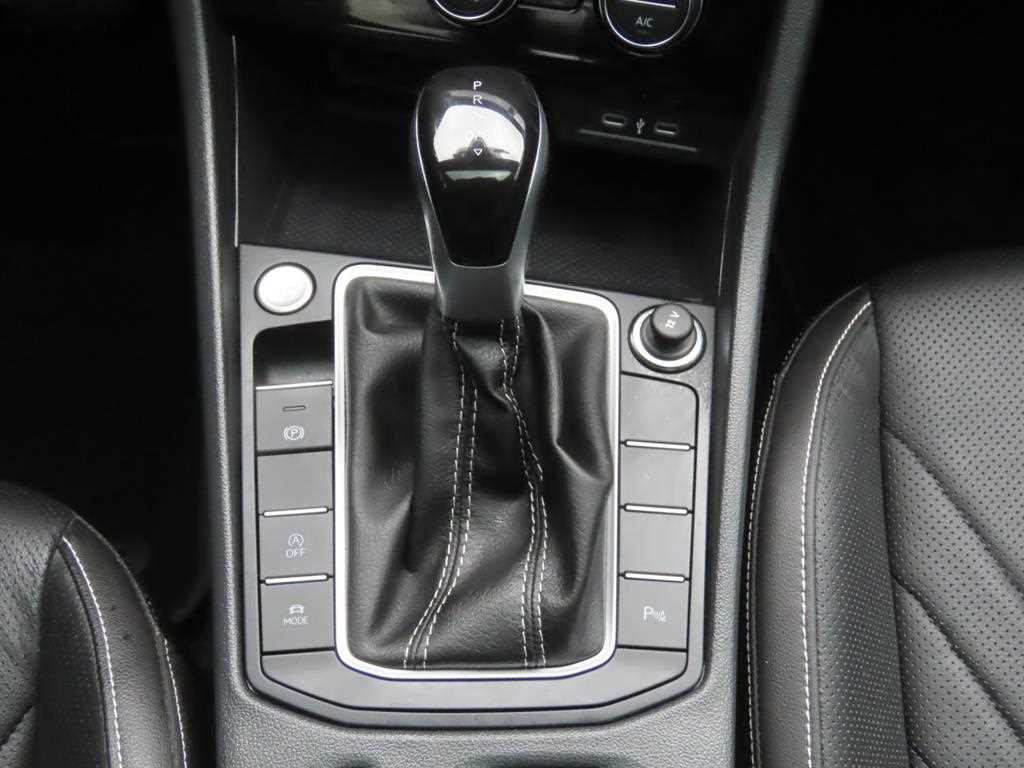 Volkswagen Jetta - Vista 12