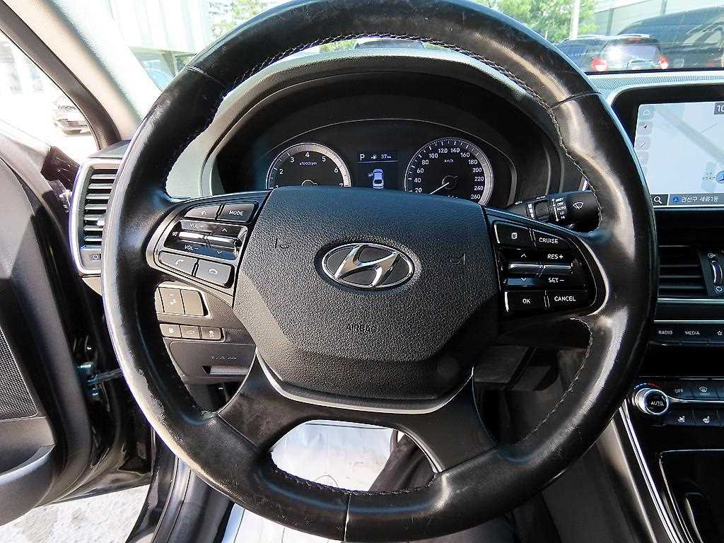 HYUNDAI Grandeur - Vista 8