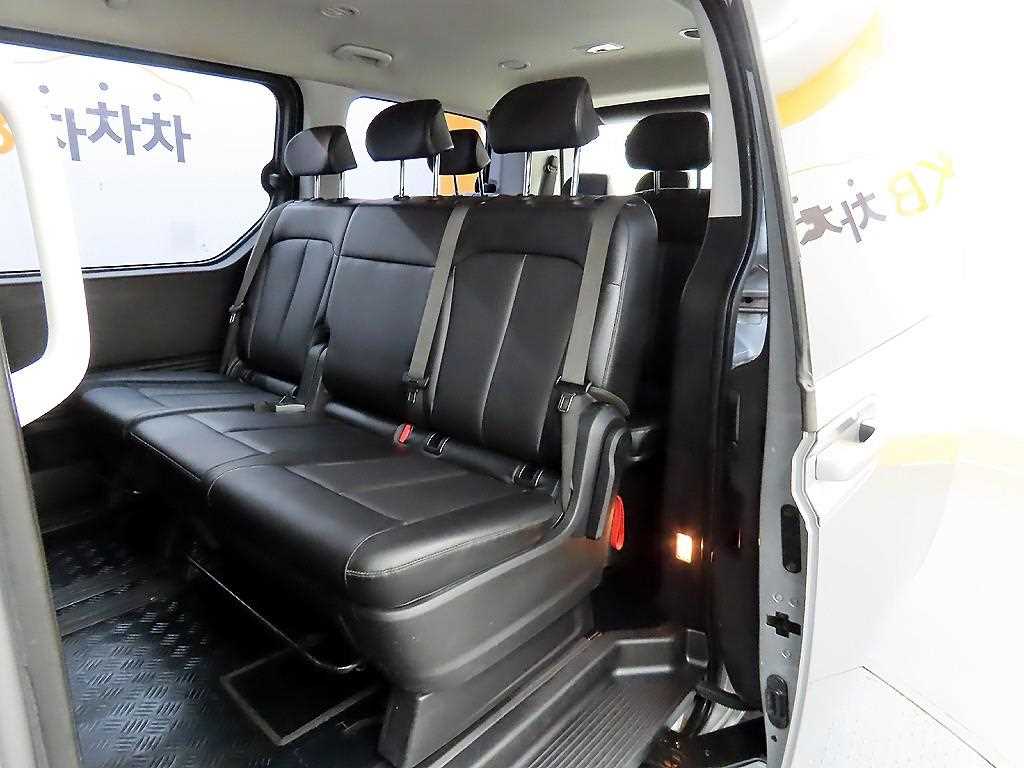 HYUNDAI Staria - Vista 6