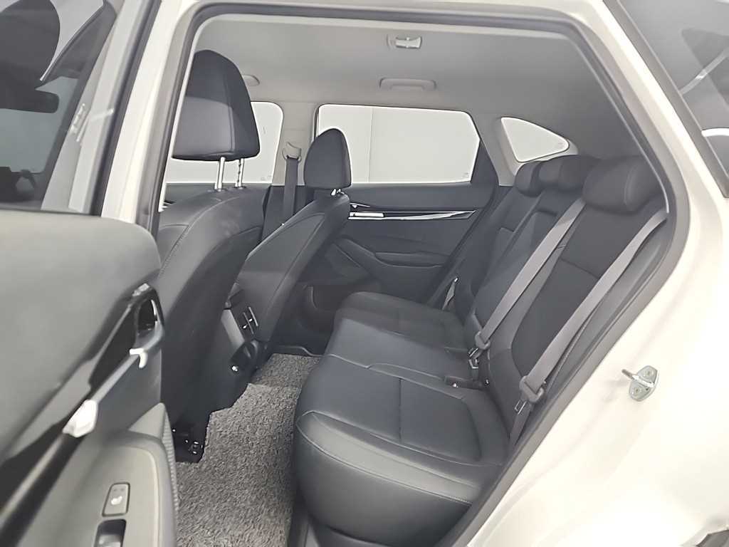 KIA Seltos - Vista 12