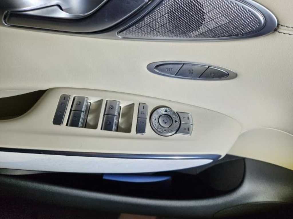 Genesis GV70 2025 Blanco - Importación desde Corea - HF Imports Iquique - Foto 13