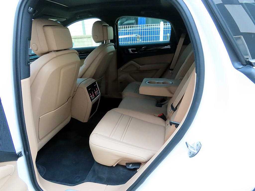 Porsche Cayenne - Vista 6