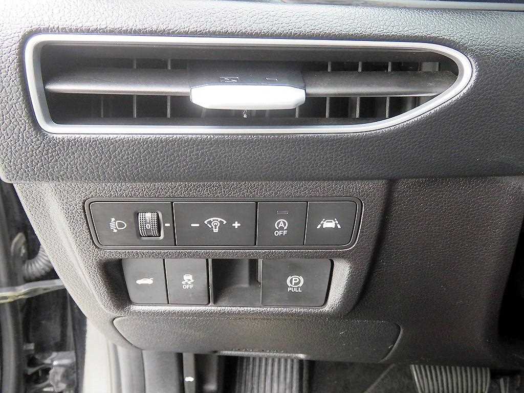 HYUNDAI Sonata - Vista 9