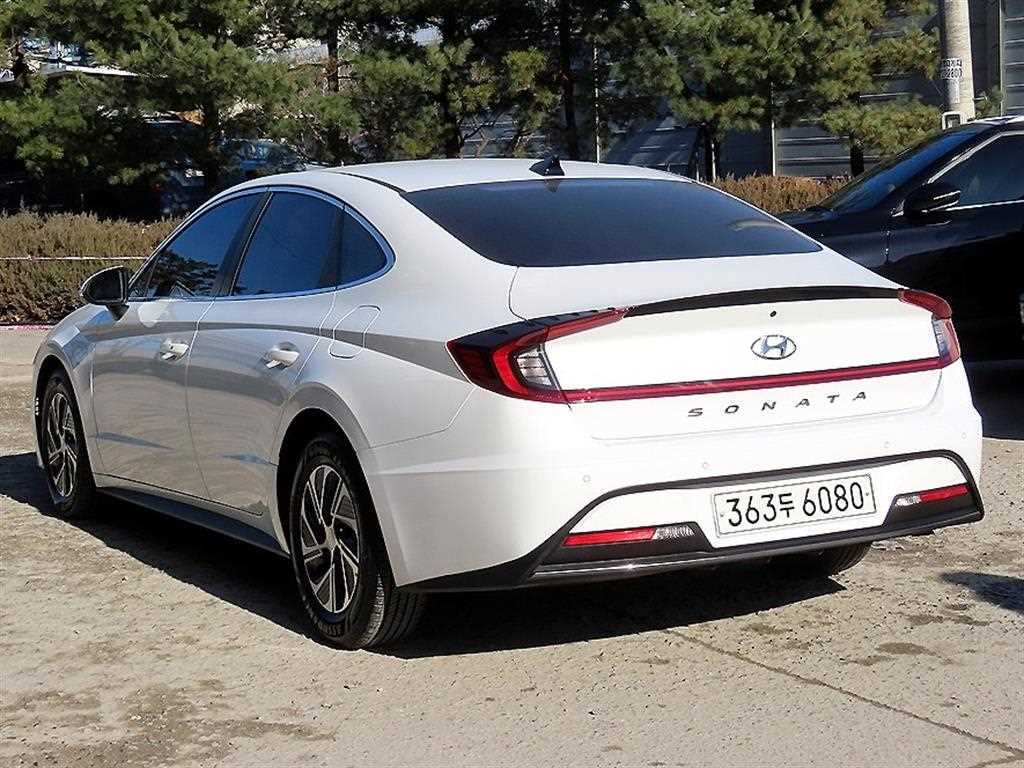 HYUNDAI Sonata - Vista 3