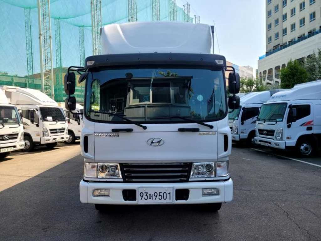 medium and large cargo truck - Vista 6