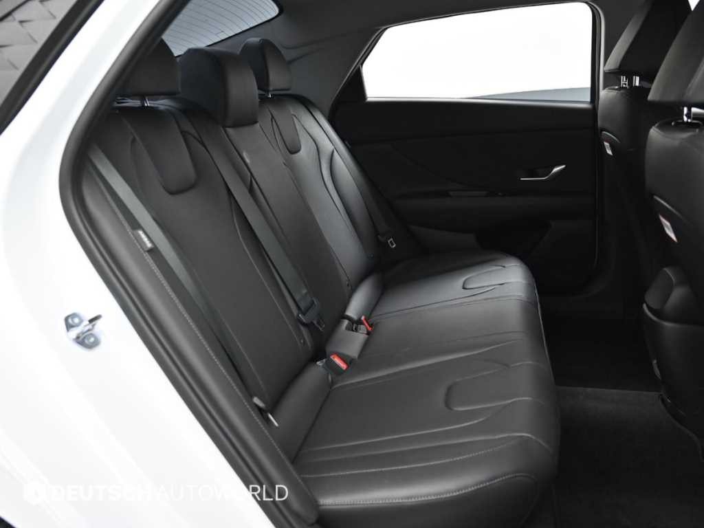 HYUNDAI Avante - Vista 12