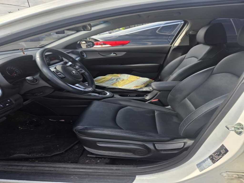 KIA K3 - Vista 4