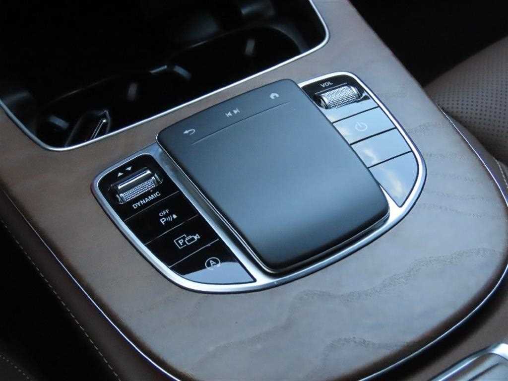 Mercedes Benz E class - Vista 6