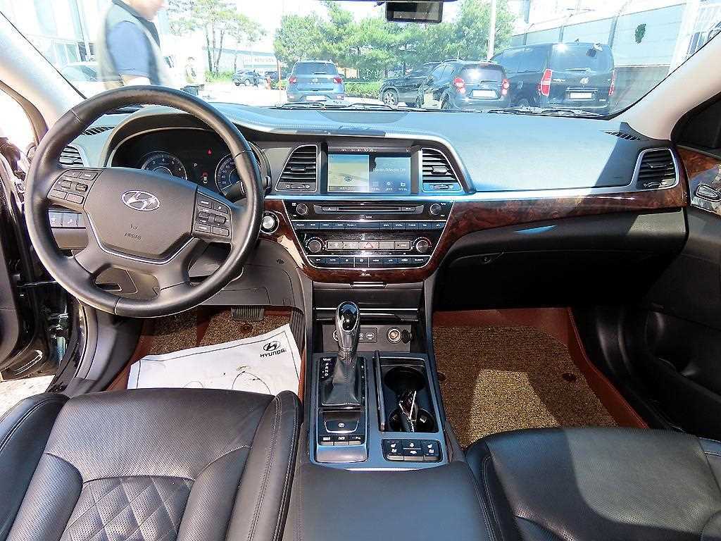 HYUNDAI Aslan - Vista 7