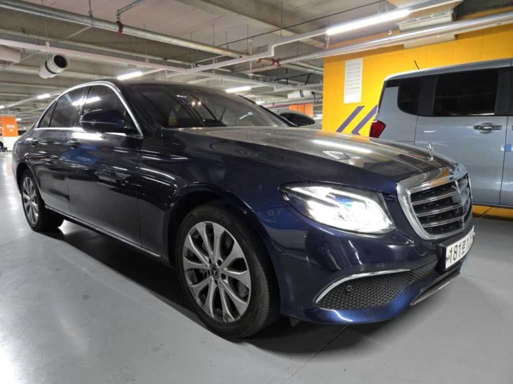 Mercedes Benz E class - Vista 2