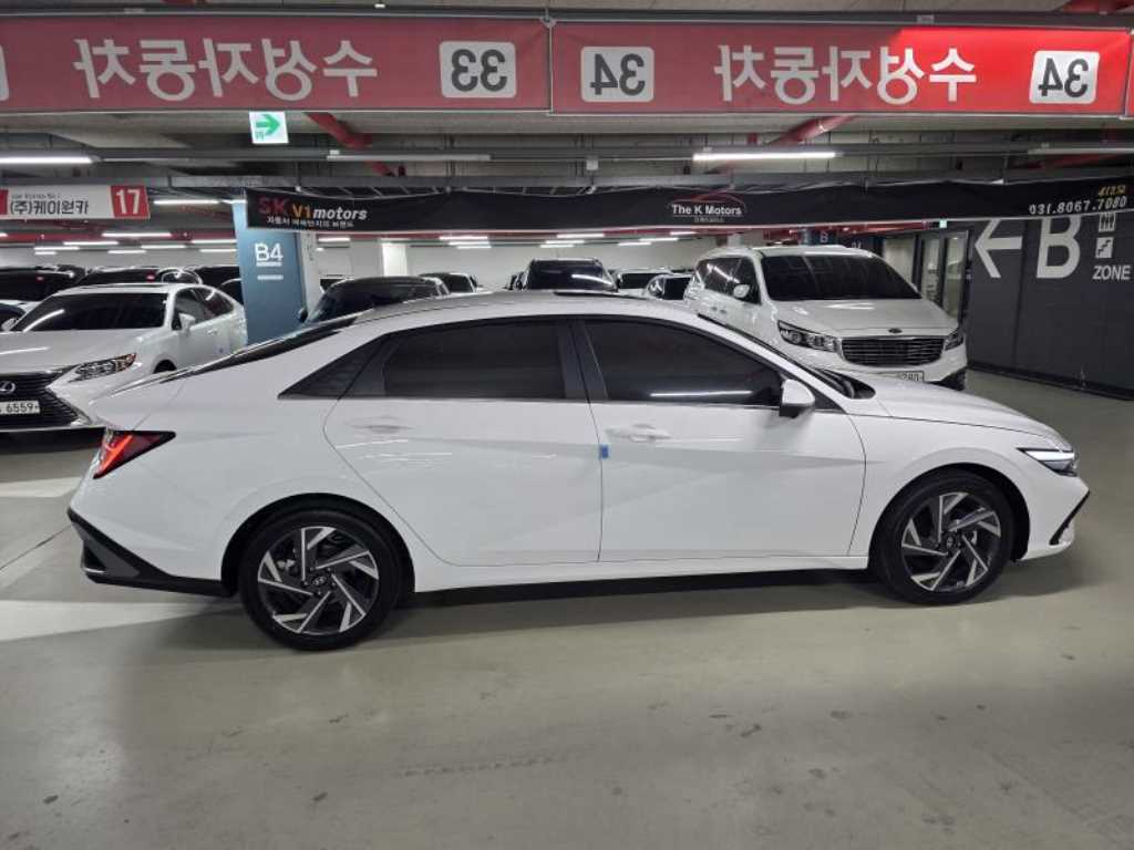 HYUNDAI Avante - Vista 3