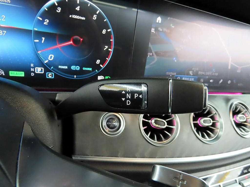 Mercedes Benz E class - Vista 10