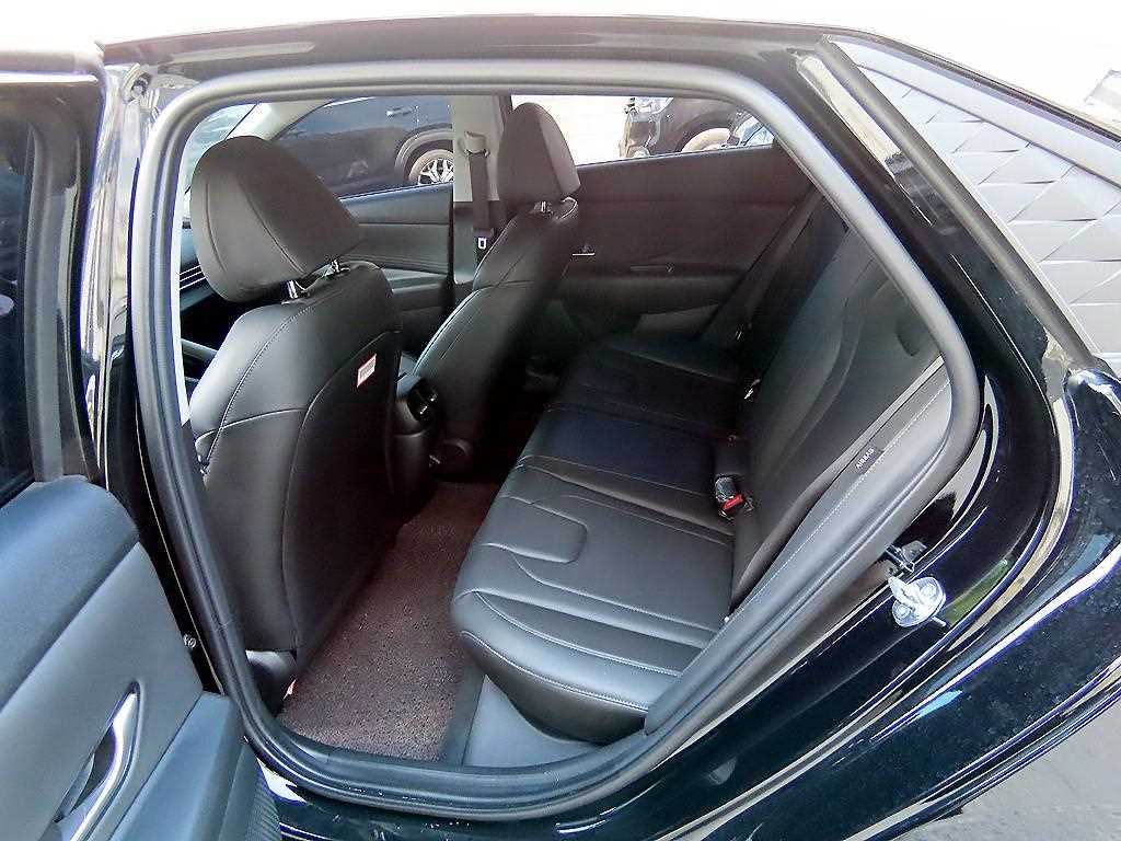 HYUNDAI Avante - Vista 6