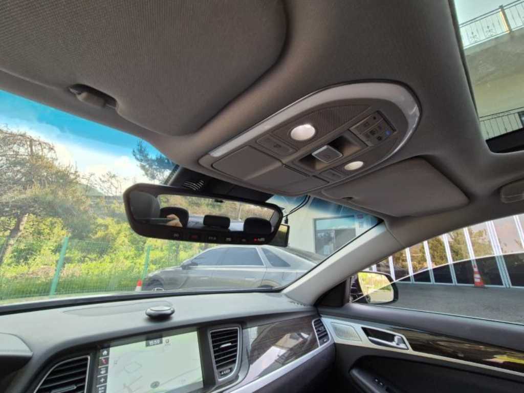 Genesis G80 - Vista 12