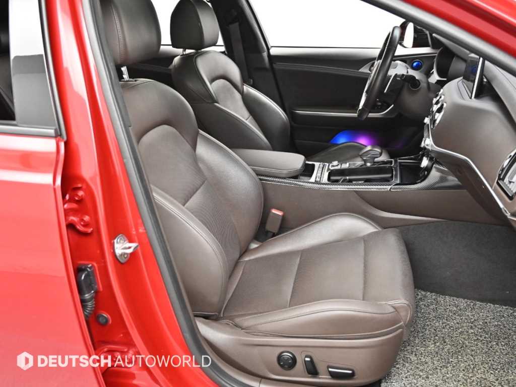 KIA Stinger - Vista 12