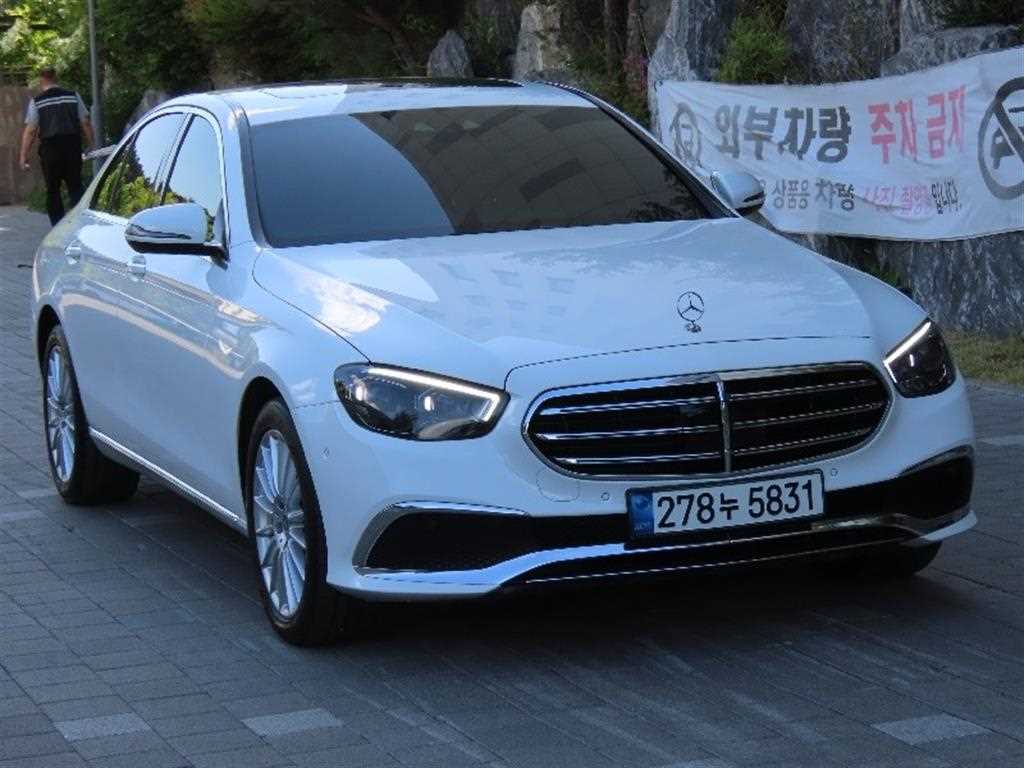 Mercedes Benz E class - Vista 2