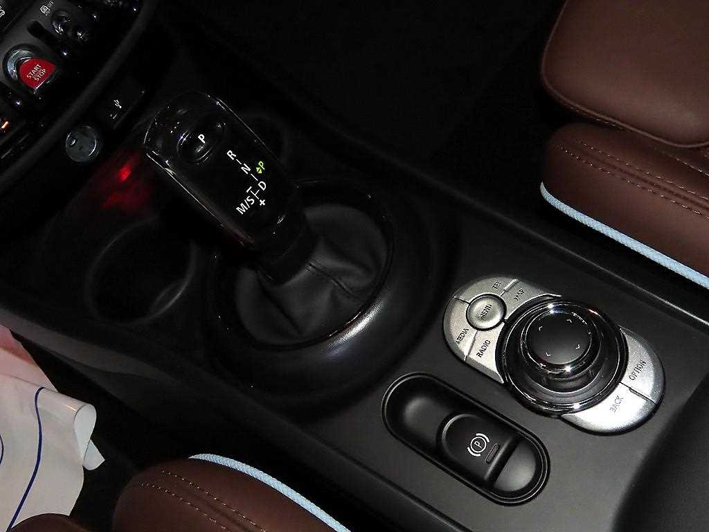 Mini Clubman - Vista 12