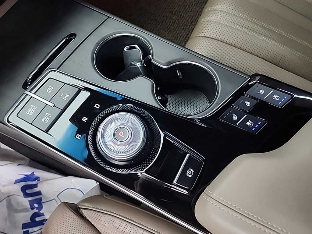 KIA K8 - Vista 8