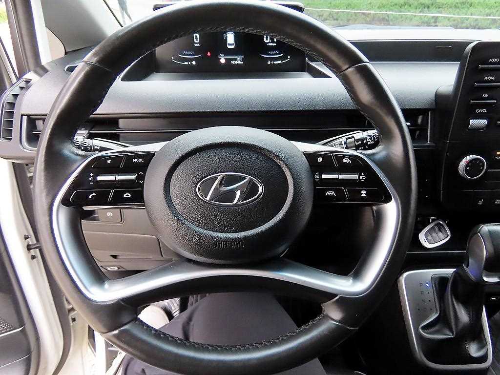 HYUNDAI Staria - Vista 8