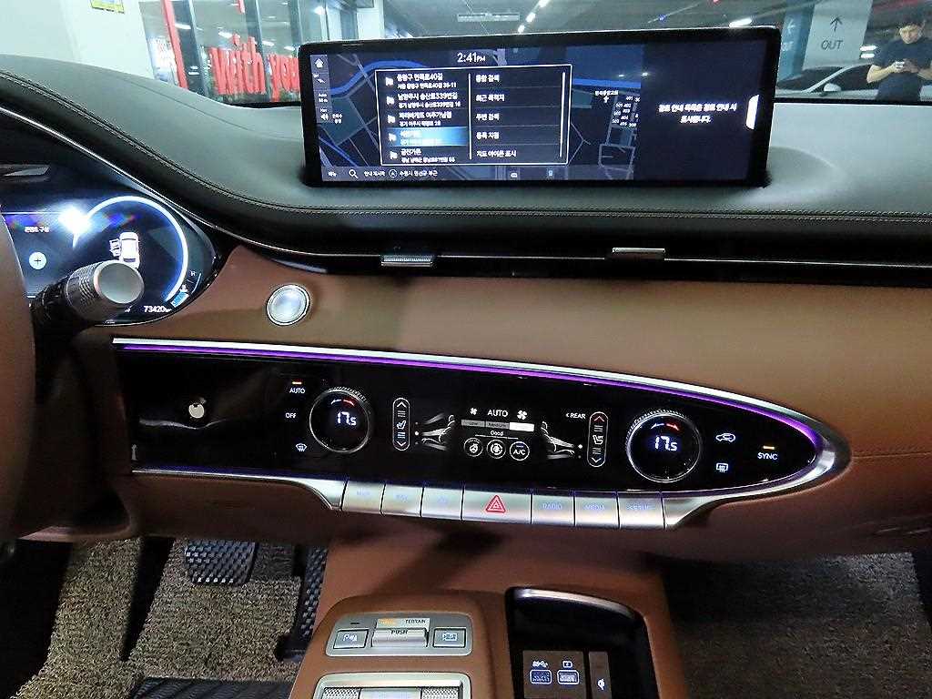 Genesis GV70 - Vista 11