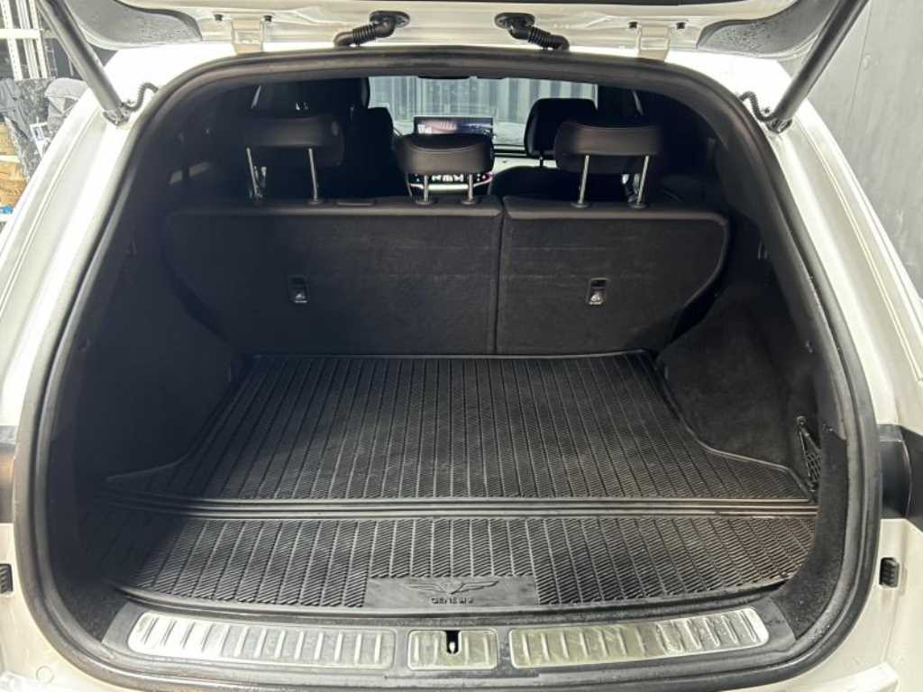 Genesis GV70 - Vista 5